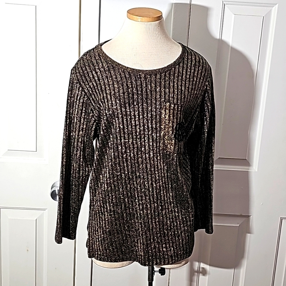 Brittany nicole vintage 1980 top. Black with gold metallic. Single pocket medium